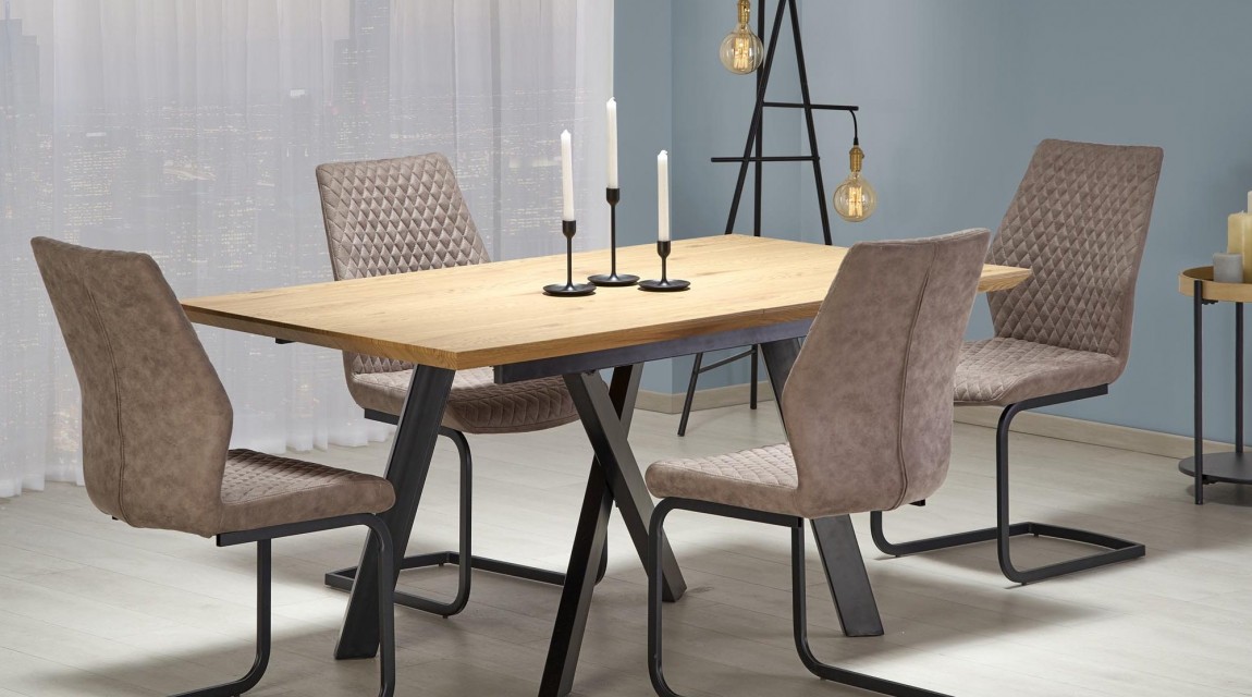 Rozkładany stół do jadalni w stylu industrialnym z tapicerowanymi krzesłami