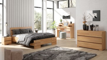 Meble sypialniane w naturalnym odcieniu drewna bukowego