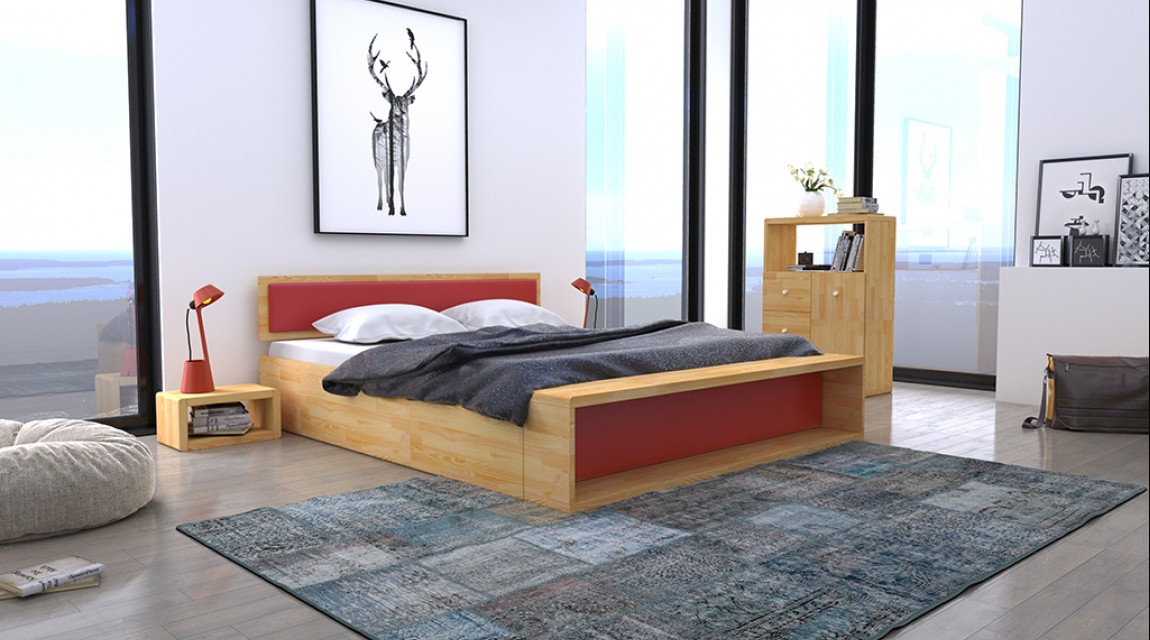 Łóżko z tapicerowanym zagłówkiem i przednóżkiem oraz drewniana szafka nocna z półkami