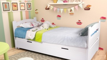 Klasyczne łóżko z pojemnikiem do pokoju dziecka