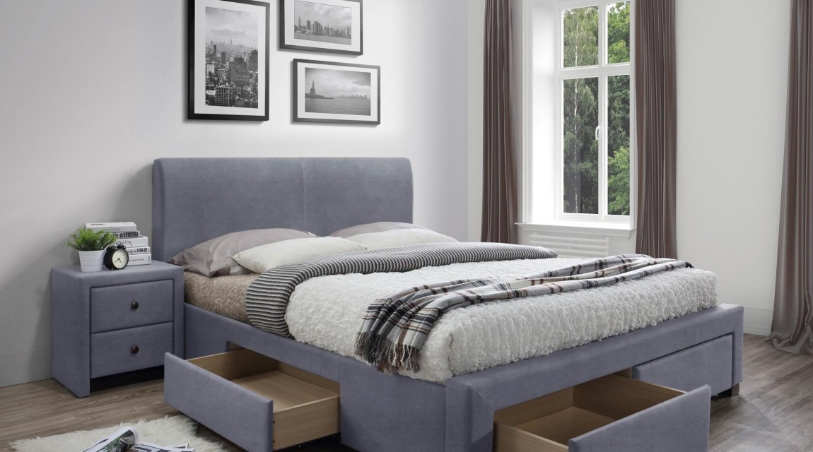 Kontynentalne łóżko z szufladami zestawione z tapicerowanym stolikiem nocnym