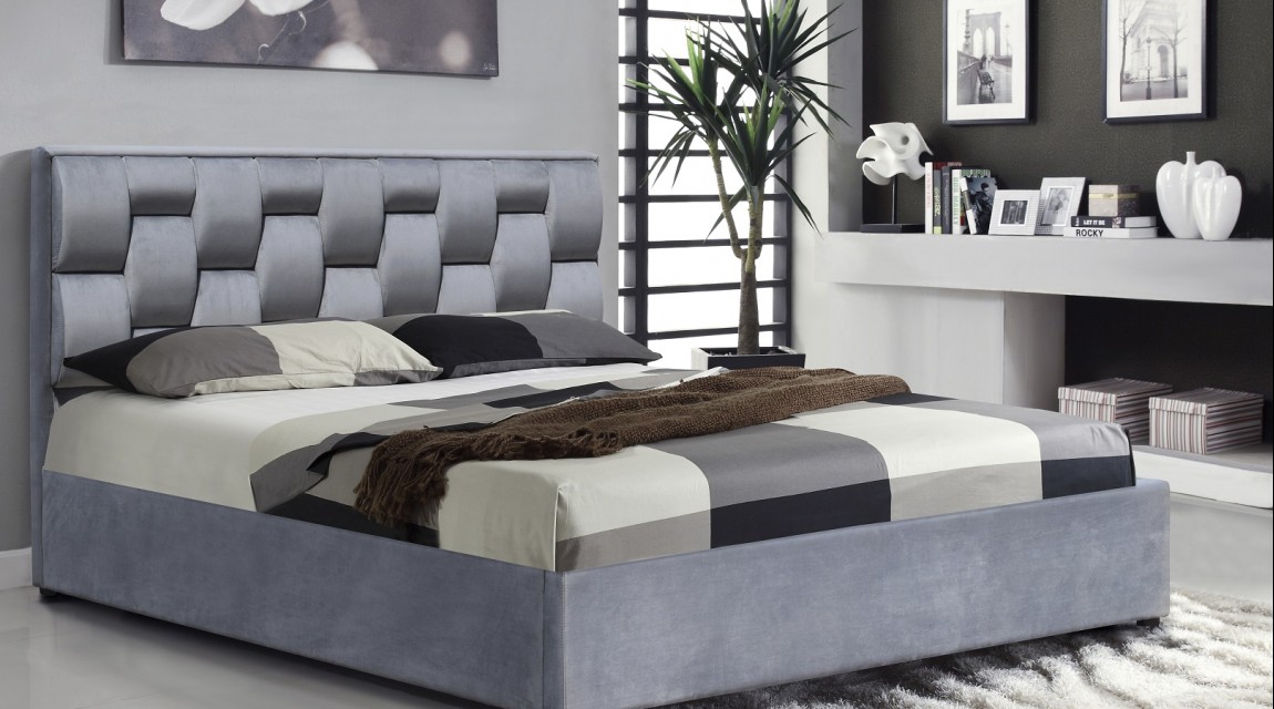 Tapicerowane łóżko sypialniane z wezgłowiem w nowoczesnej sypialni