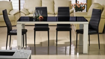 Krzesła bez podłokietników na metalowych nogach tapicerowane ekologiczną skórą