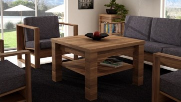 Rozkładana ława z półką w imitacji drewna uzupełnieniem mebli wypoczynkowych w salonie