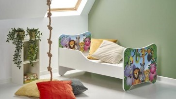 Łóżko do pokoju dziecięcego z kolorowym motywem dżungli