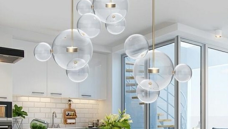 Designerska lampa wisząca z kloszami przypominającymi bańki mydlane