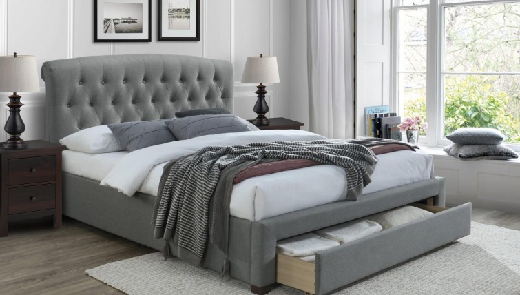 Dwuosobowe łóżko tapicerowane z wysokim zagłówkiem pikowanym i wysuwaną szufladą