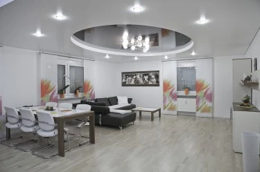 Lampy do salonu — jakie oświetlenie daje najwięcej światła?