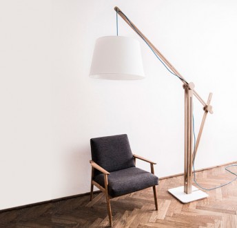 Skandynawska lampa podłogowa Crane Light