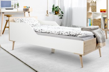 Jednoosobowe łóżko młodzieżowe na drewnianych nogach Sofie 180x80