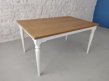 Drewniany stół do jadalni w stylu retro Nata