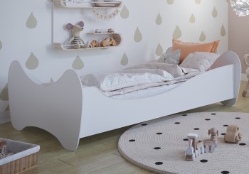 Białe łóżko dziecięce Lilly z materacem