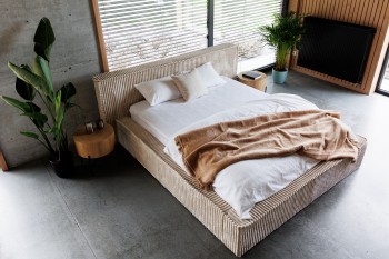 Łóżko z pojemnikiem na pościel tapicerowane pluszowy sztruks Scala