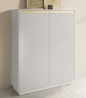 Wysoka komoda ryflowana Royal KW104, kolor biały