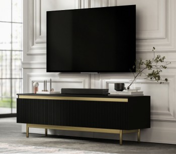 Ryflowana szafka RTV Selene 140 cm, czarna na złotych nóżkach