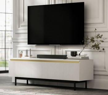 Ryflowana szafka RTV Selene 140 cm, biała na czarnych nóżkach