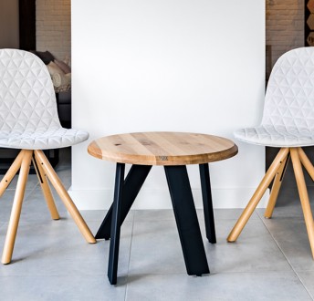 Designerski stolik z litym blatem drewnianym Walk