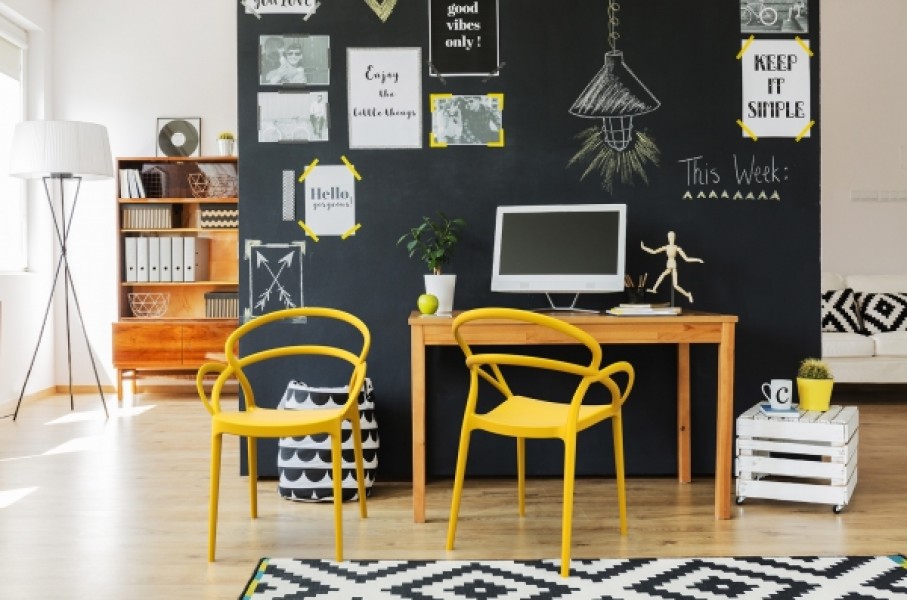 Designerskie krzesło kawiarniane z tworzywa Mila