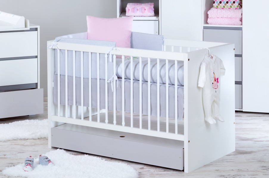 Biało-szare łóżeczko dla niemowlaka z szufladą Dalia 120x60