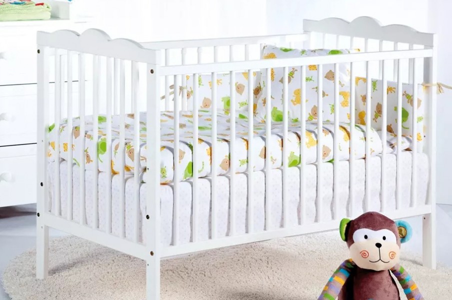 Białe łóżeczko niemowlęce na nóżkach Oliver 120x60