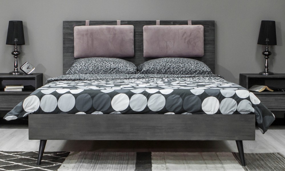 Łóżko sypialniane z aksamitnymi poduszkami Capella K01 180 cm