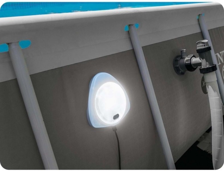 Magnetyczna lampa basenowa LED Intex 698 ze zmianą koloru światła