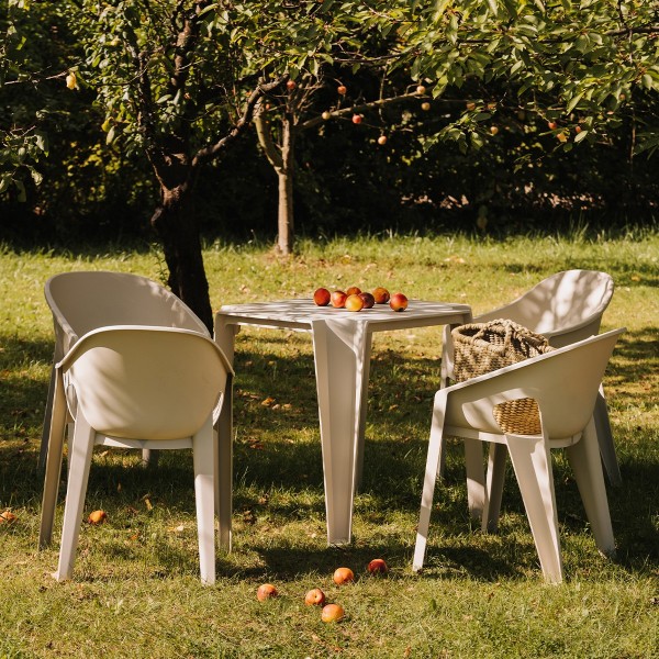 Plastikowy stół do ogrodu Lottie 78 cm